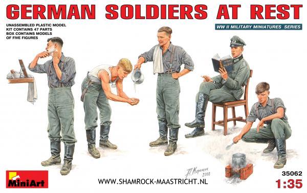 Miniart German Soldiers at rest