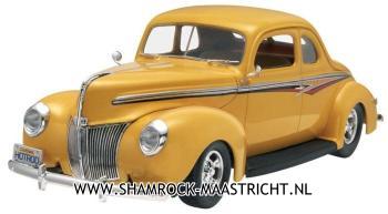 Monogram 40 Ford Coupe Street Rod
