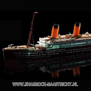 Academy R.M.S. Titanic & LED Set 1/700