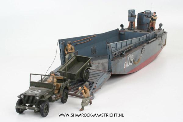 Revell D-Day set LCM 3 50ft landing craft & Jeep with trailer