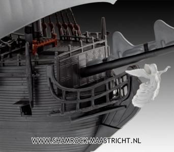Revell Pirates of the Caribbean Black Pearl 1/150